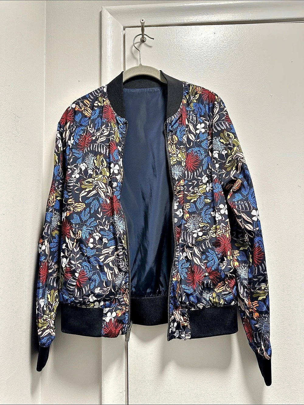 H&M Reversible Floral Bomber Jacket in Navy Blue & Multicolor Size Small